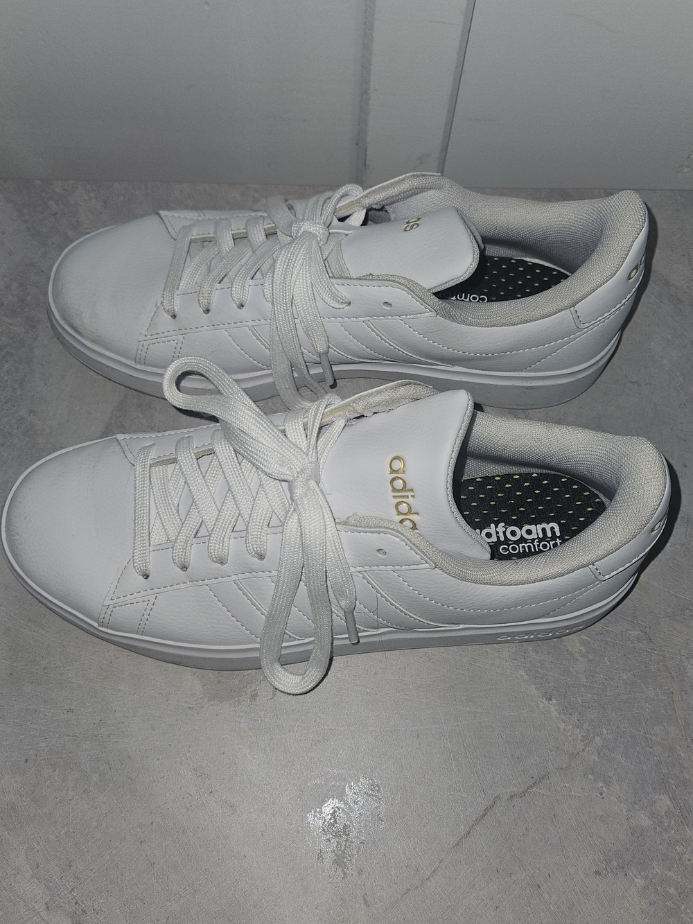 Adidas Wome's White Cloudfoam Comfort Lace-Up Sneakers - Picture 1 of 6